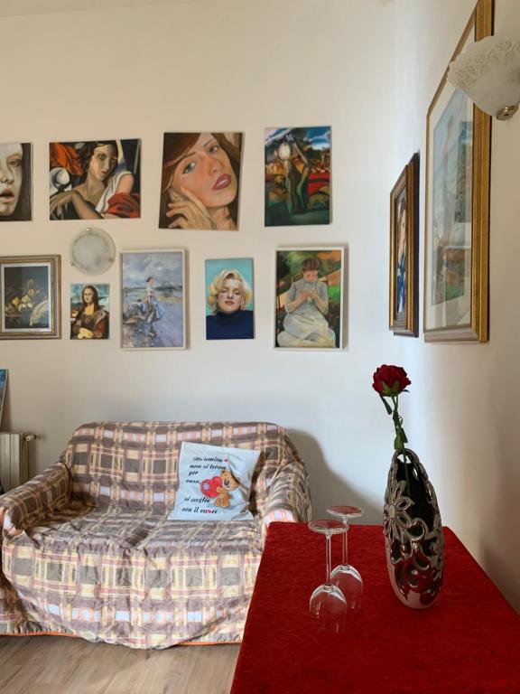 Appartamento Meri, Montecatini Terme的休息区