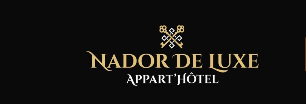 纳祖尔Apart Nador de Luxe 1的诺德巴德杜克金色标志公寓