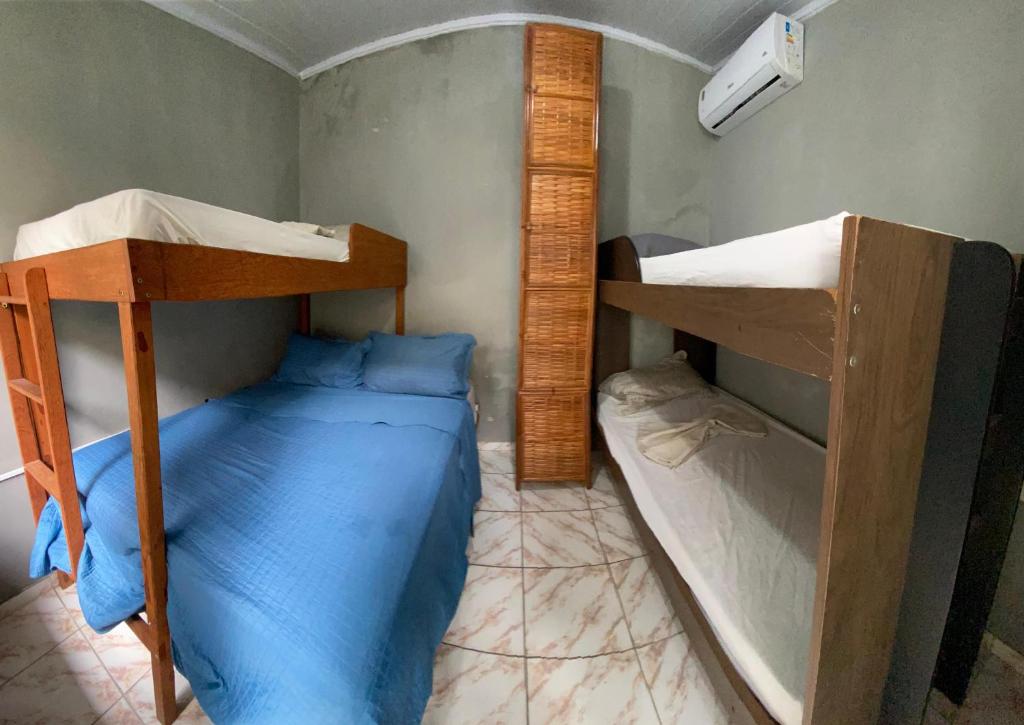 Hostel Sol da Barra客房内的一张或多张双层床
