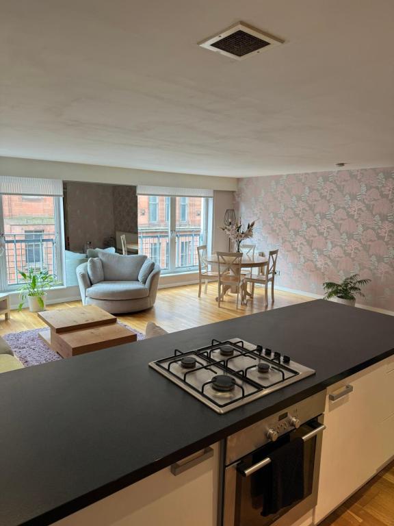 Merchant City Luxury 2 Bedroom Apartment with Secure Parking Available on Request平面图