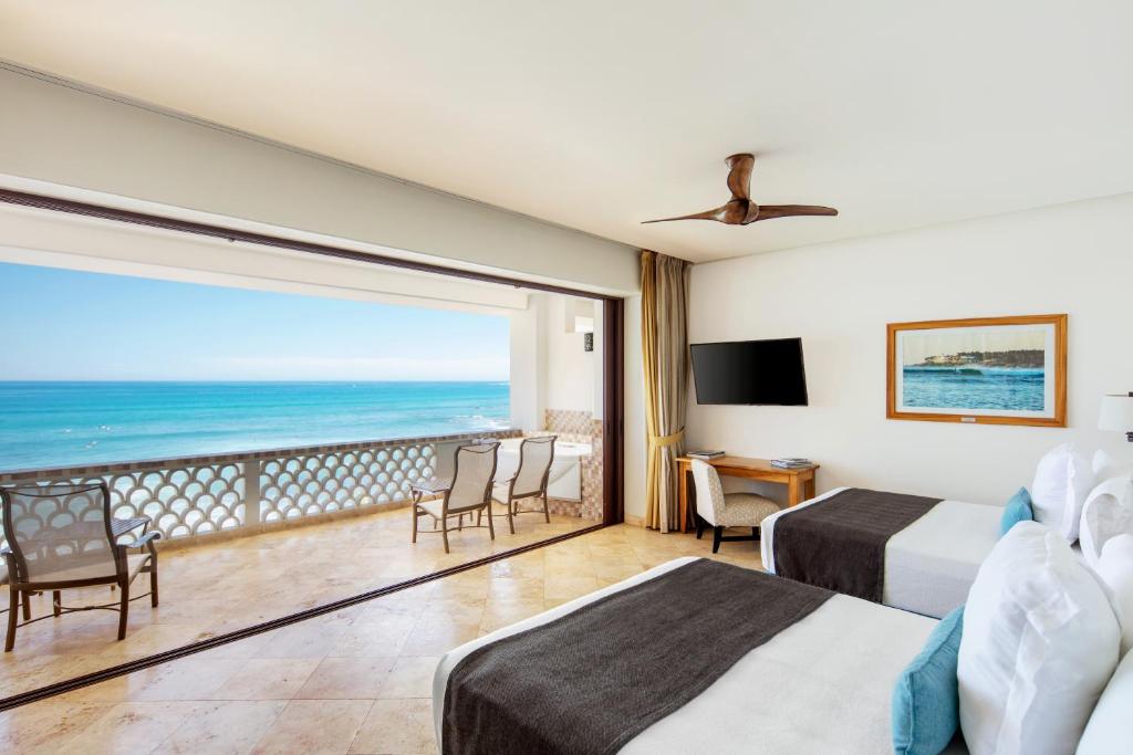 圣何塞德尔卡沃卡波冲浪酒店的酒店客房享有海景