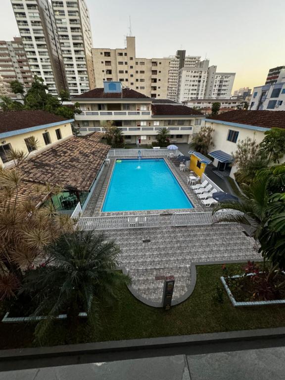 大普拉亚Quintal do forte的城市游泳池的顶部景观