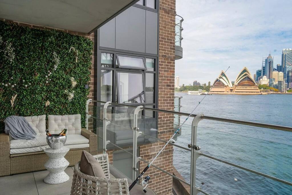 悉尼Kirribilli Kanangra的阳台享有悉尼市的景色
