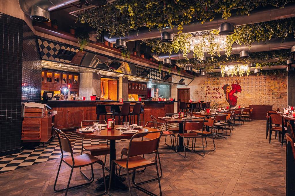 迪拜温德姆特瑞普酒店餐厅或其他用餐的地方