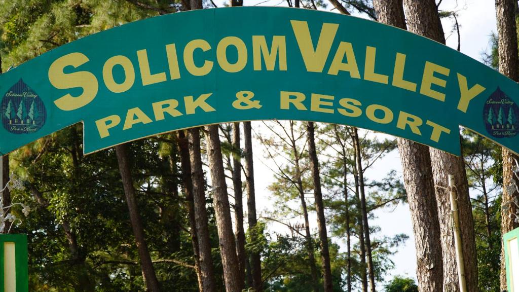 西隆SOLICOM VALLEY Park & Resort的南部山谷公园和度假胜地的标志