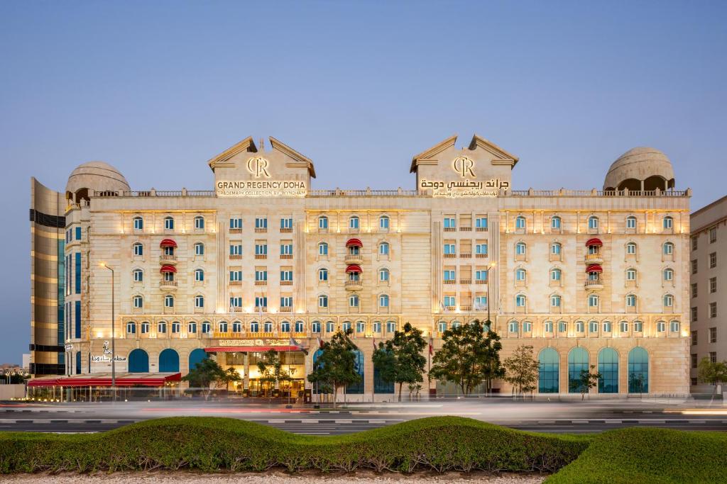 多哈Grand Regency Doha, Trademark Collection by Wyndham的议会大厦的 ⁇ 幕