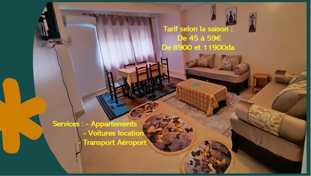 贝贾亚BEJAIA Location Appartement de 45 à 59e的客厅配有沙发和桌子