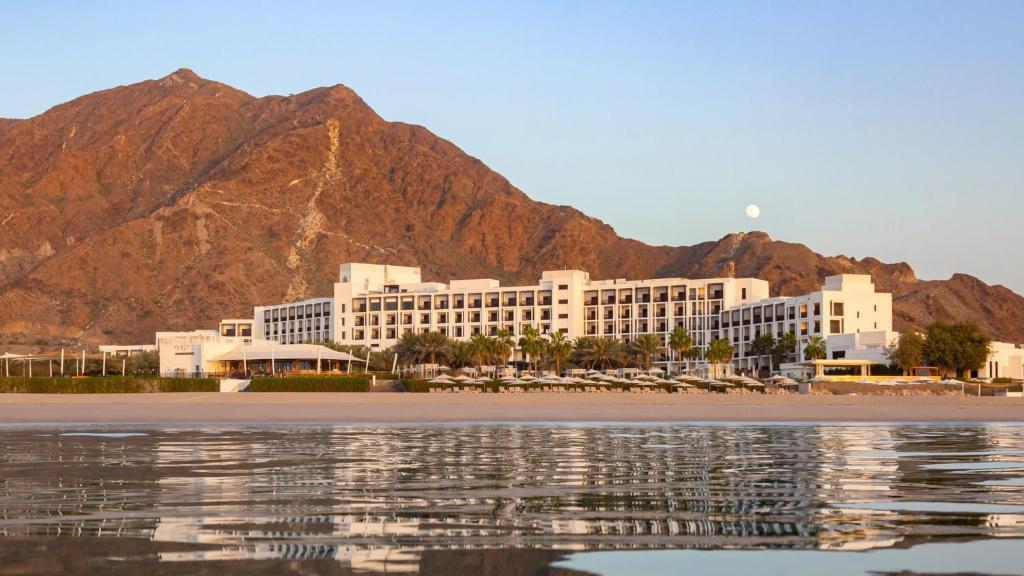 艾阿卡InterContinental Fujairah Resort, an IHG Hotel的山地酒店