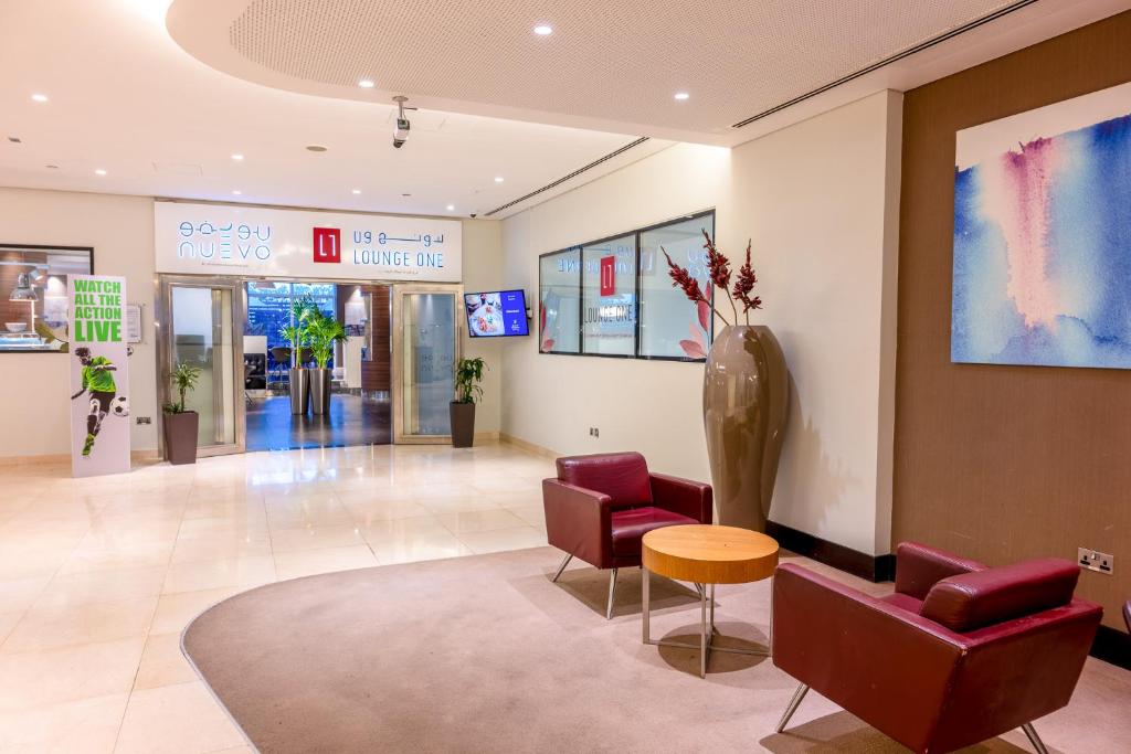 Premier Inn Abu Dhabi Airport Business Park的休息区