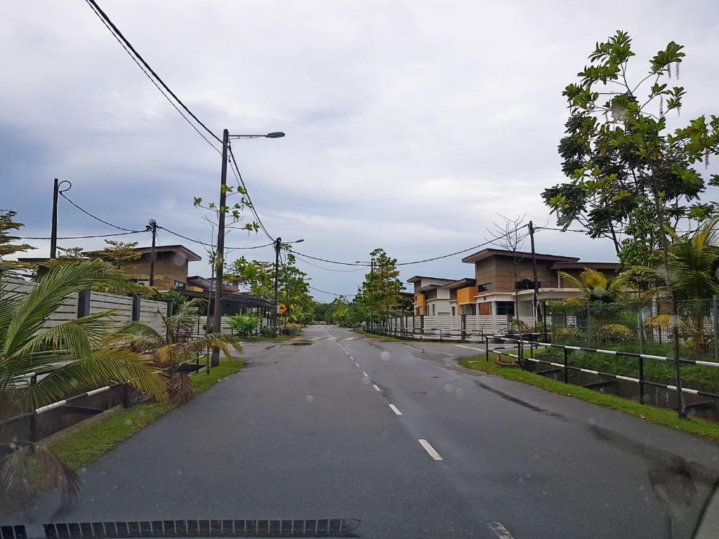 马六甲Siantan In Paya Rumput Near Std Hang Jebat, Sg Udang & UITM Lendu的住宅区内一条空的街道