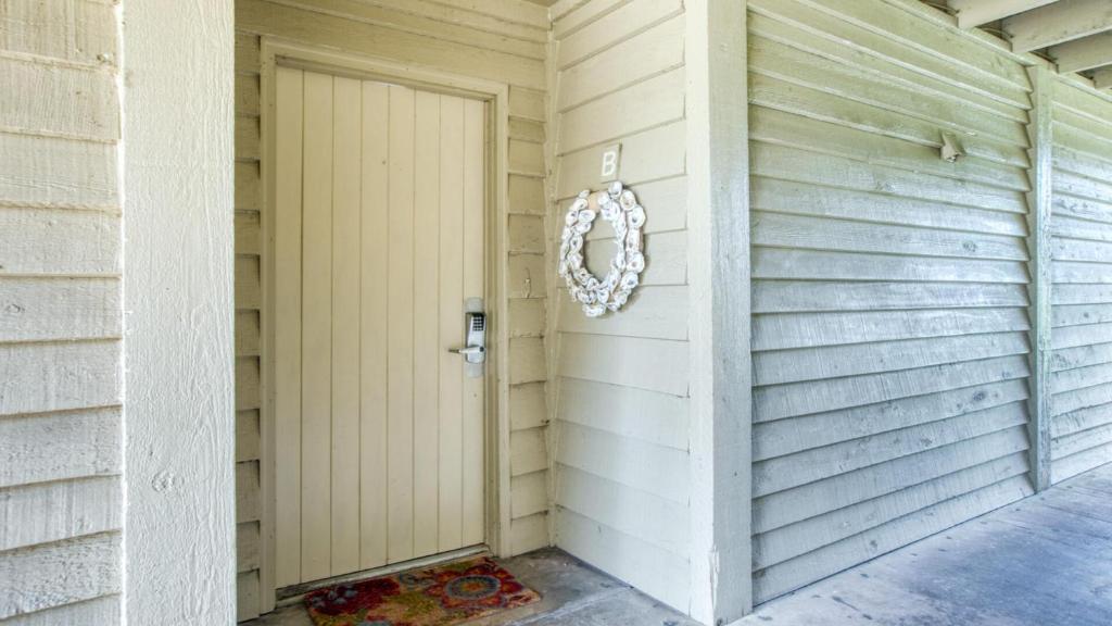 Cozy renovated ground floor unit - Golf Villa - on the Golf Course平面图