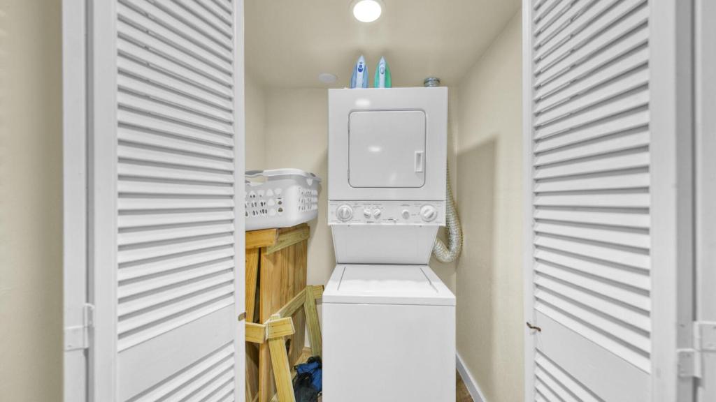 Cozy renovated ground floor unit - Golf Villa - on the Golf Course平面图