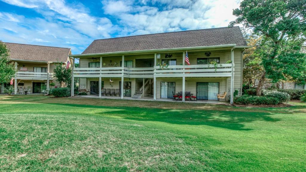 Cozy renovated ground floor unit - Golf Villa - on the Golf Course外面的花园