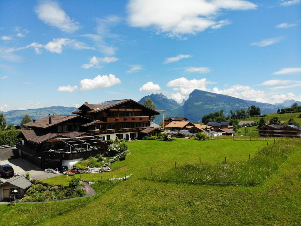 阿峙奇Bergblick Lodge - 3 Sterne Garni - Neueröffnung的山地房子