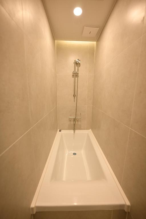 Hanok Hotel DAAM Seoul的一间浴室