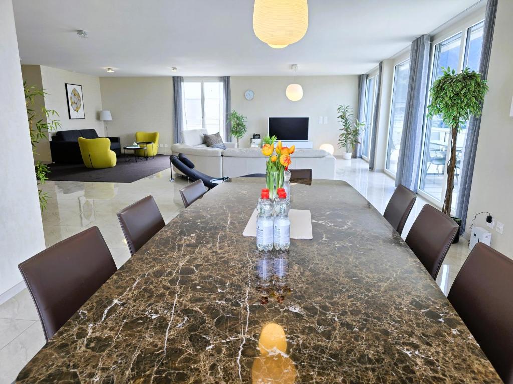 Curated visual reference: Montreux Four Bedroom Penthouse By Swiss Hotel Apartments 蒙特勒 2025年最新房价 Photo Inspiration