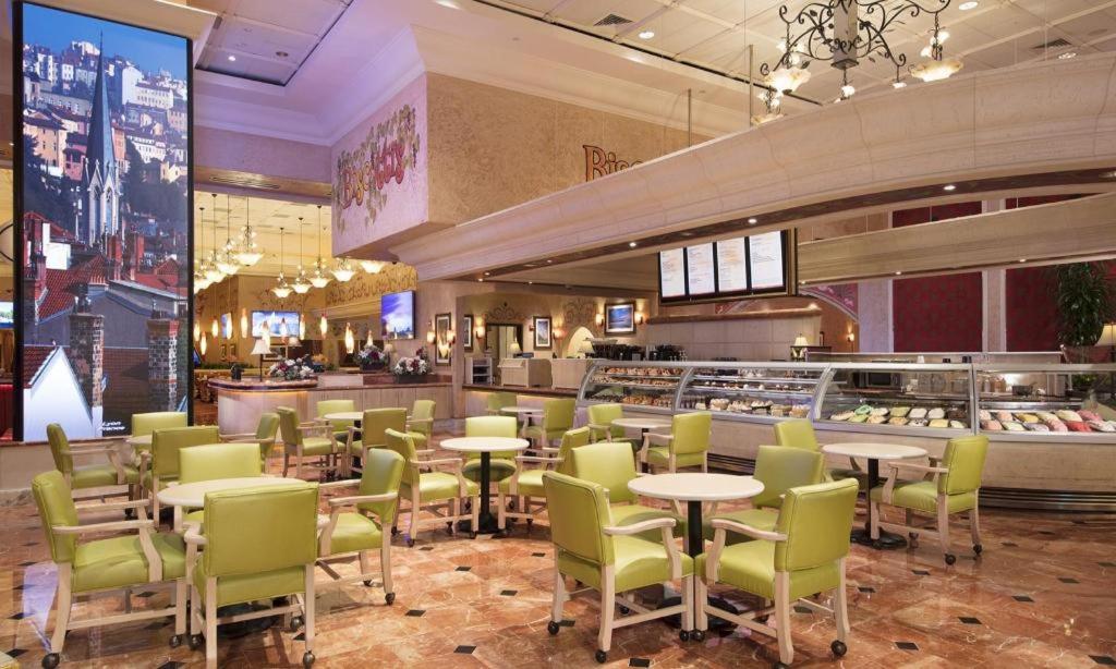 Peppermill Resort Spa Casino餐厅或其他用餐的地方