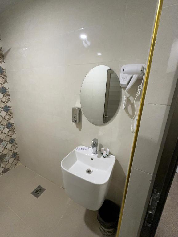 SAFIR BAGHDAD HoTEL的一间浴室