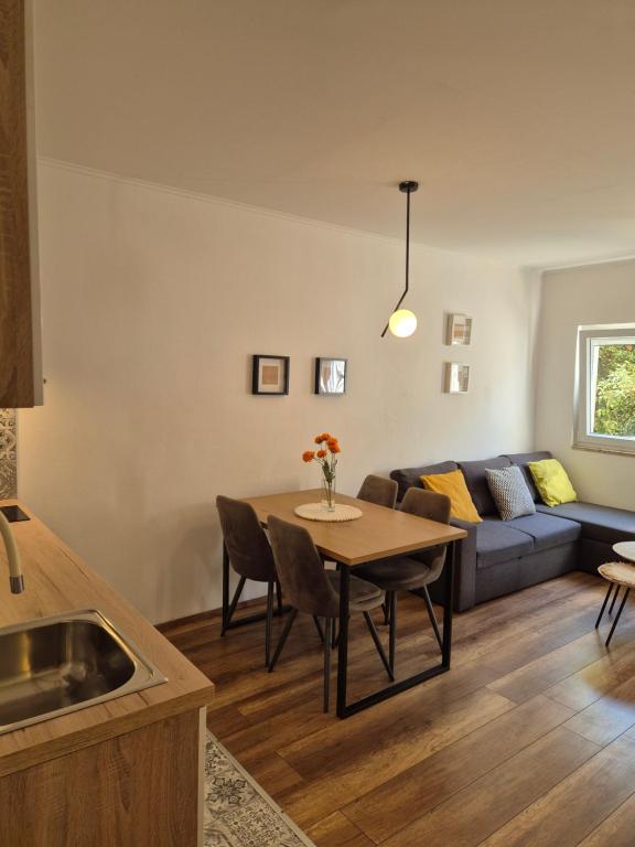 Apartments MilaRoza的休息区