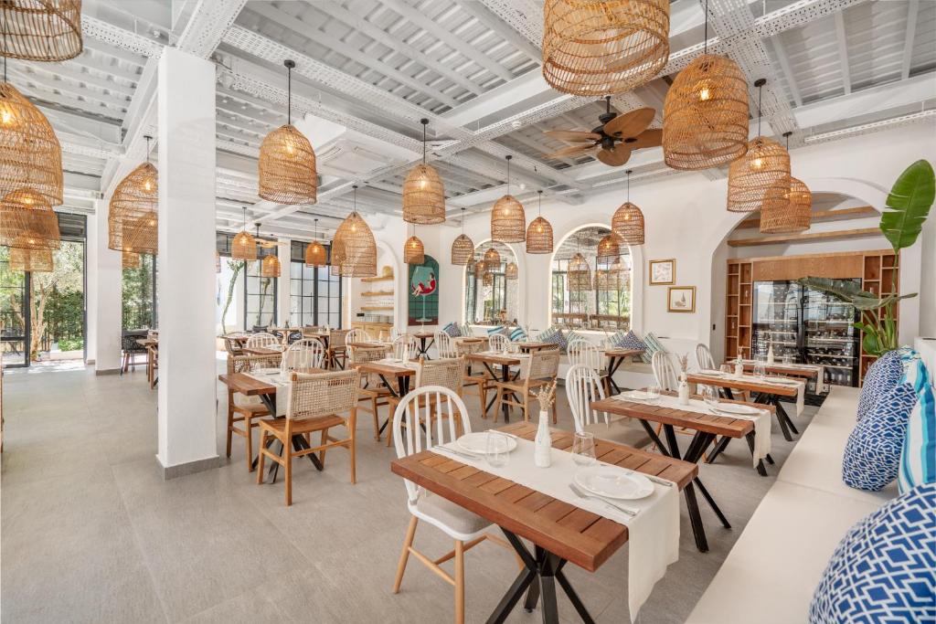 Ölüdeniz Blu Luxury Unique Hotel - Adults-Only餐厅或其他用餐的地方