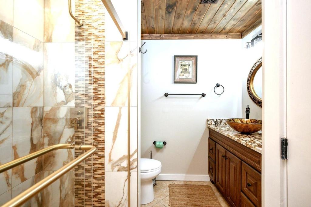 Captains Quarters 3 Comm Pools Pet Friendly的一间浴室