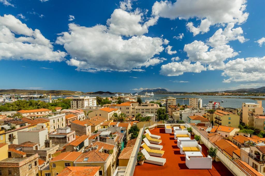 奥尔比亚全景酒店的城市景观,屋顶和建筑