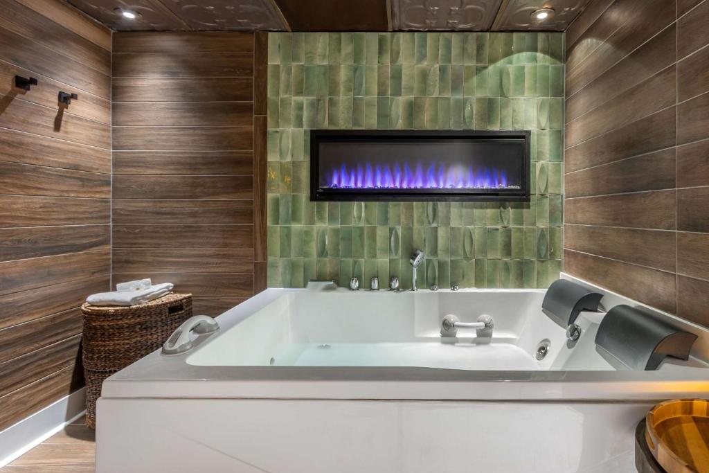 Hilton Grand Vacations Club Anderson Ocean Myrtle Beach的一间浴室