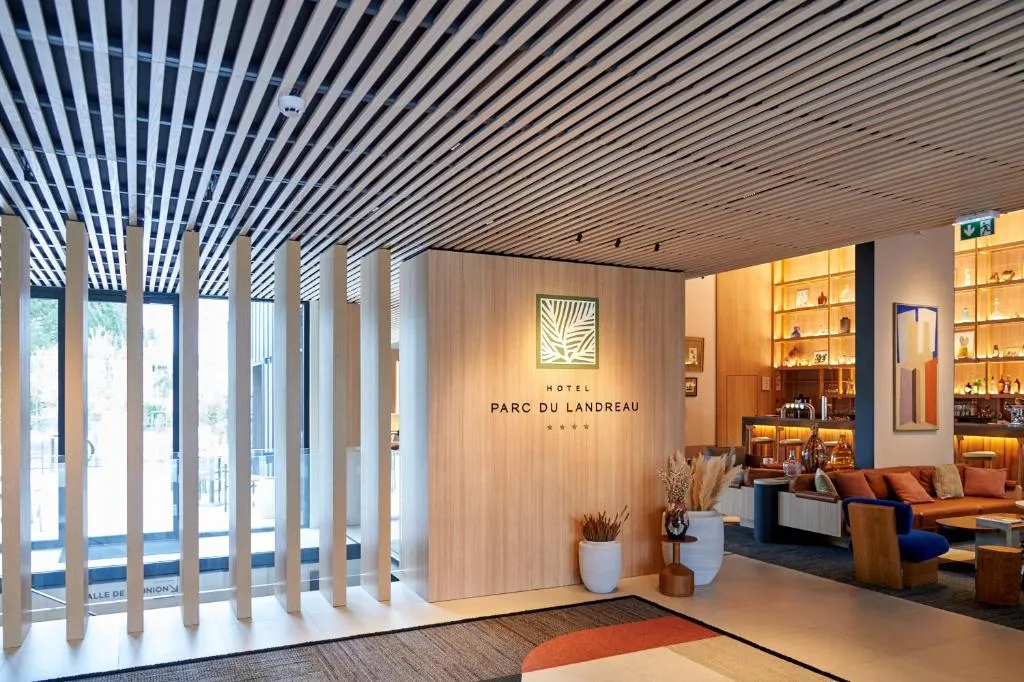Hôtel Parc du Landreau，位于莱塞比耶的酒店
