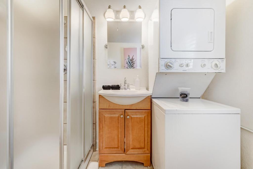 Vintage Tiny House CUTE 1BDRM Big Appeal平面图