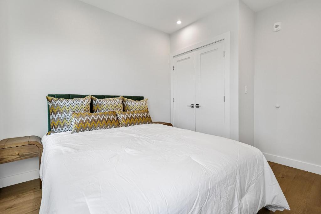 3BR2Bth MIT Harvard TD Garden BOS 2 Parking Spaces客房内的一张或多张床位