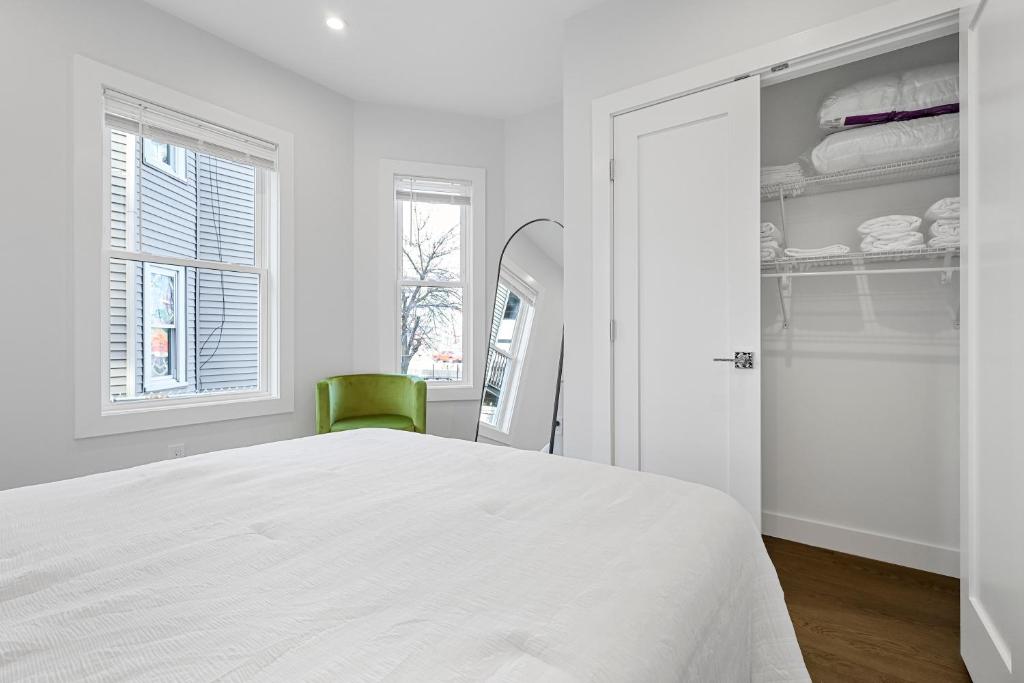 3BR2Bth MIT Harvard TD Garden BOS 2 Parking Spaces客房内的一张或多张床位