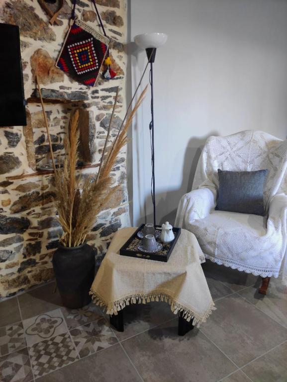 Πέτρινο Αλώνι的休息区