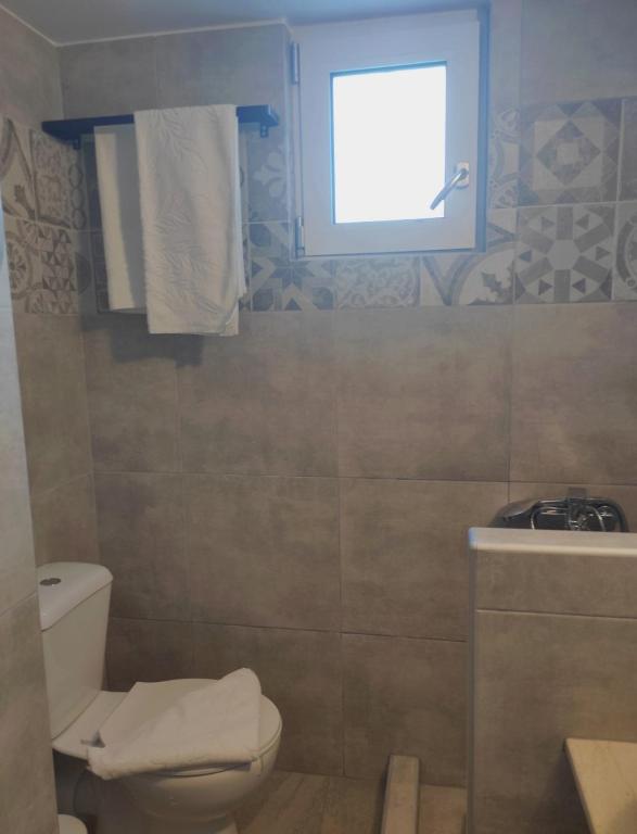 Πέτρινο Αλώνι的一间浴室