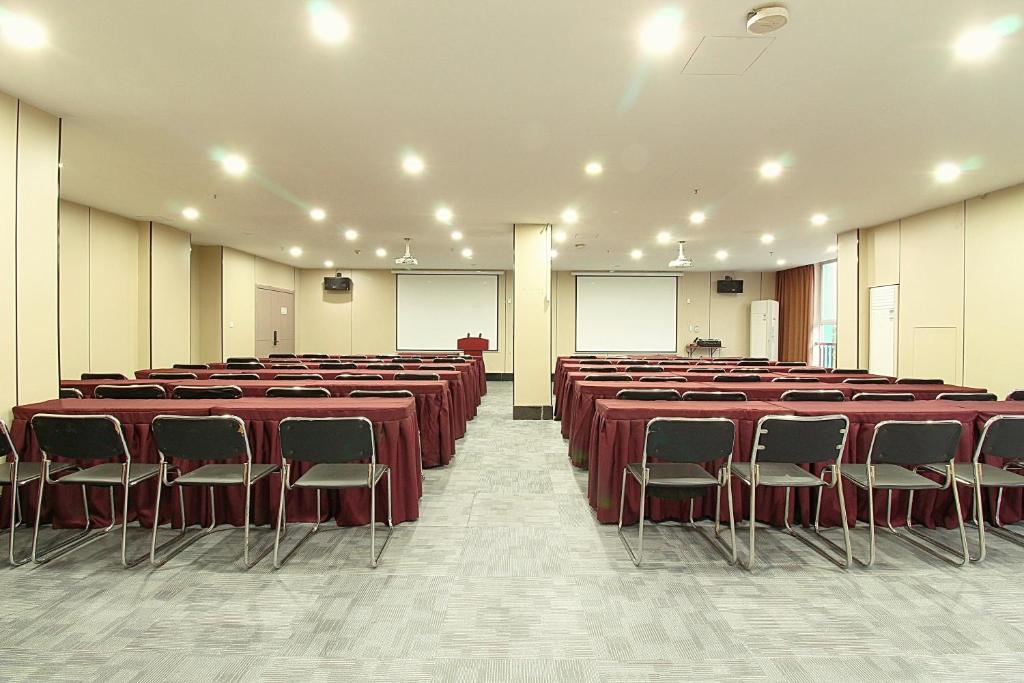 怡佳商务酒店商务区和&#47;或会议室