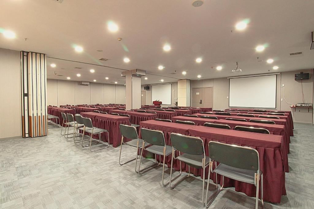 怡佳商务酒店商务区和&#47;或会议室