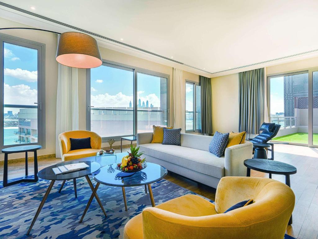Rixos The Palm Hotel &amp; Suites - Ultra All Inclusive的休息区