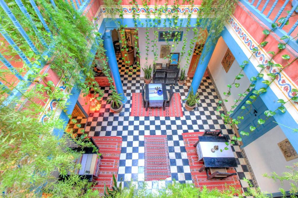 索维拉马丁布鲁酒店的享有带 ⁇ 形地板的房屋的顶部景致