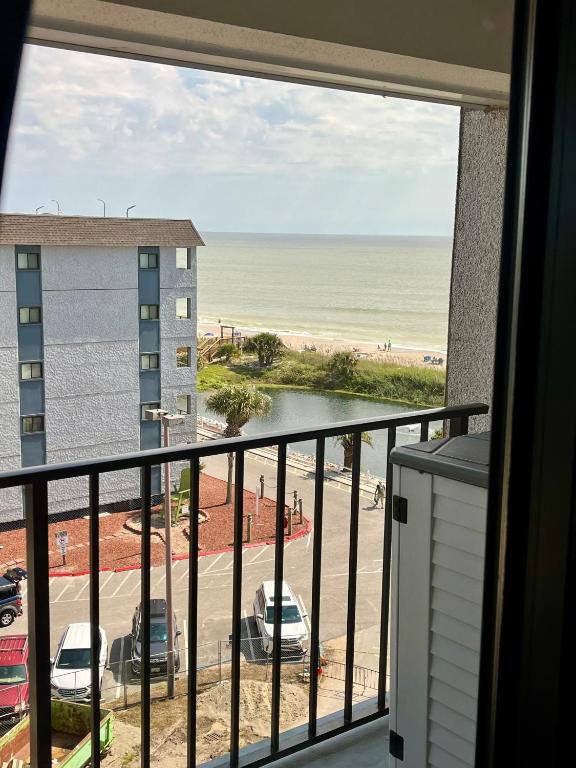 海景或在公寓看到的海景