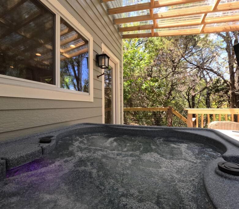 Cozy Coop Casita - Lake Travis-Hot Tub-Tiny House平面图
