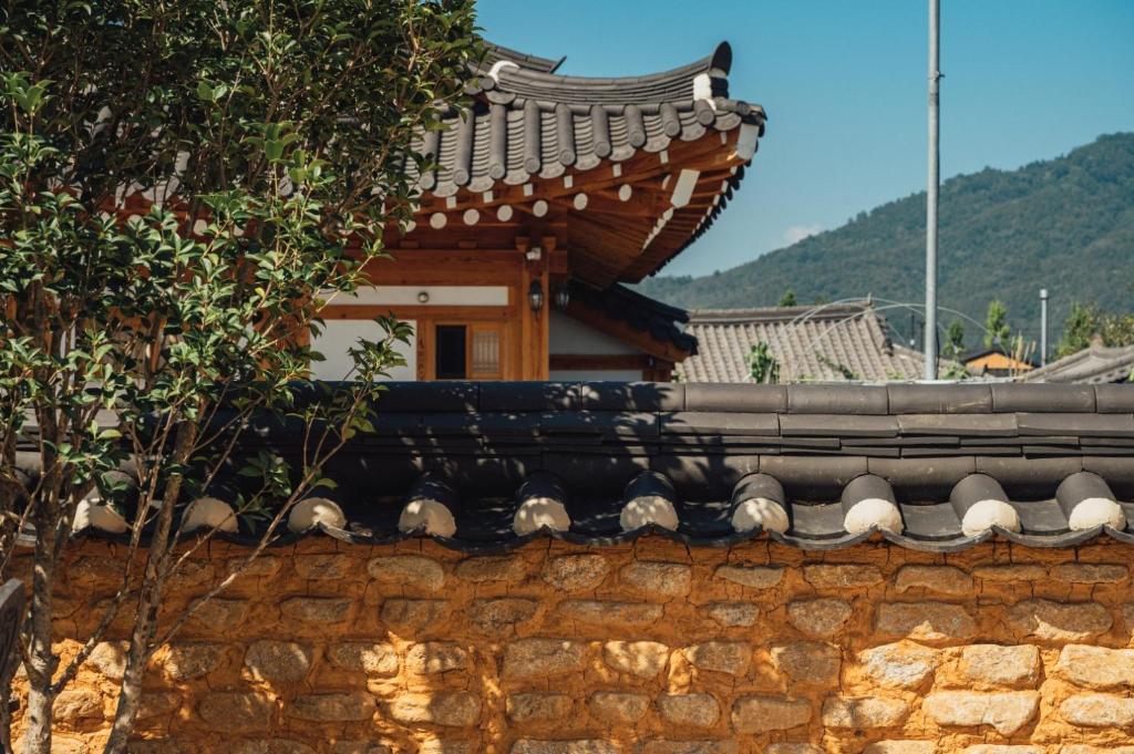 山景或在旅馆看到的山景