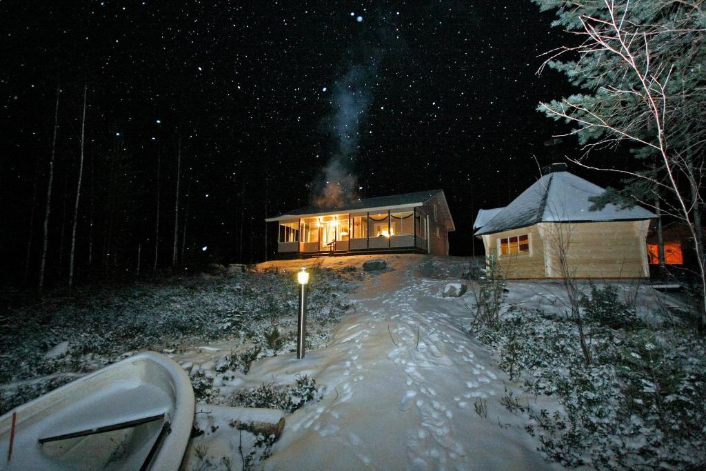 冬天的哈提图维特山林小屋