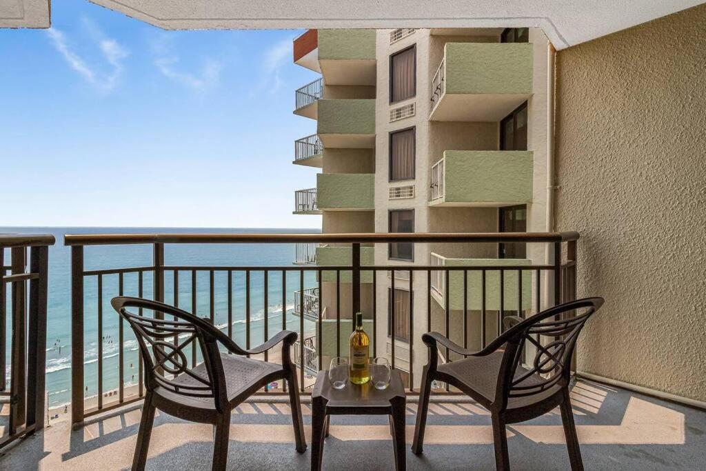 Wake Up to the Waves! Oceanview, Dogs Ok! 1638的阳台或露台