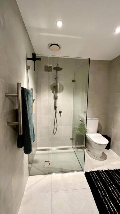 Avalon Beach Guesthouse的一间浴室