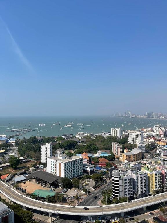 南芭堤雅景观或在公寓式酒店看到的城市景观