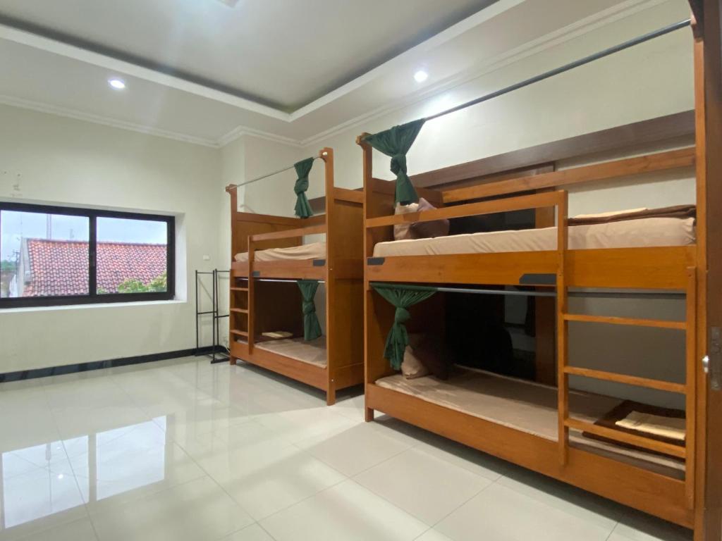 Zzz Hostel Malang客房内的一张或多张床位