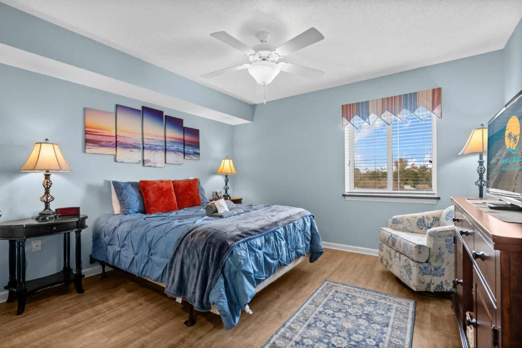 Yacht Club Villas 1-505 - Marina View客房内的一张或多张床位