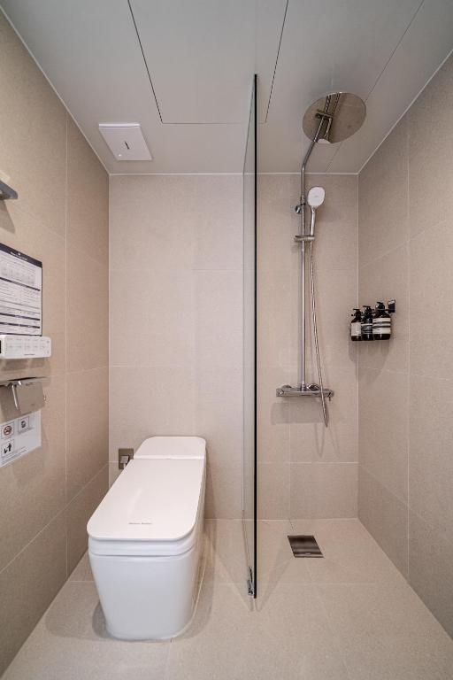 Seoul Premium Hanok MemoryStay Hyoja的一间浴室