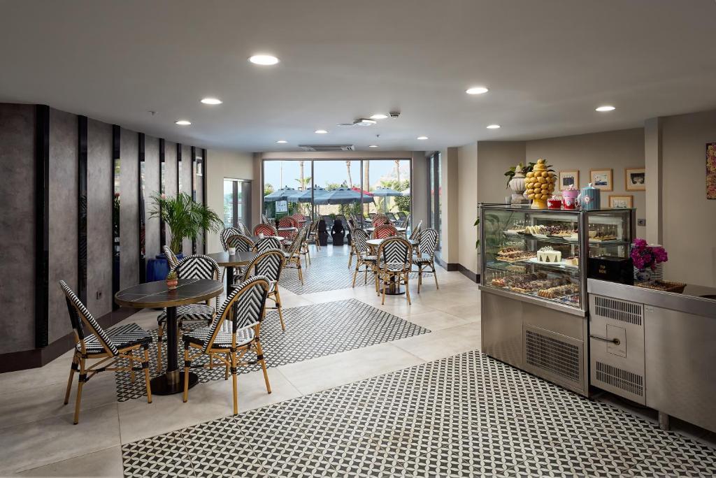 Elysee Rive Hotel的休息区