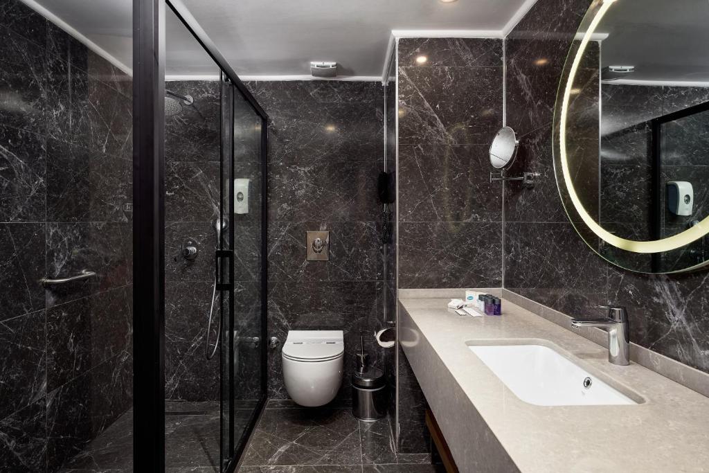 Elysee Rive Hotel的一间浴室