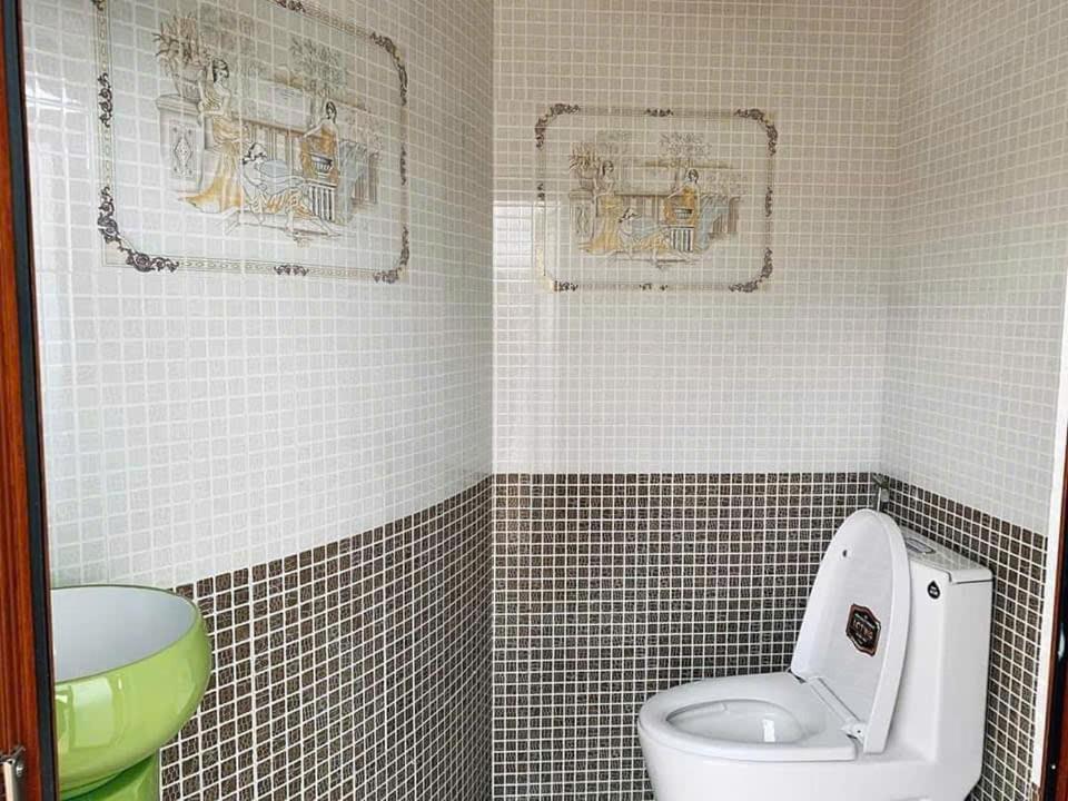 NHỚ House IV的一间浴室